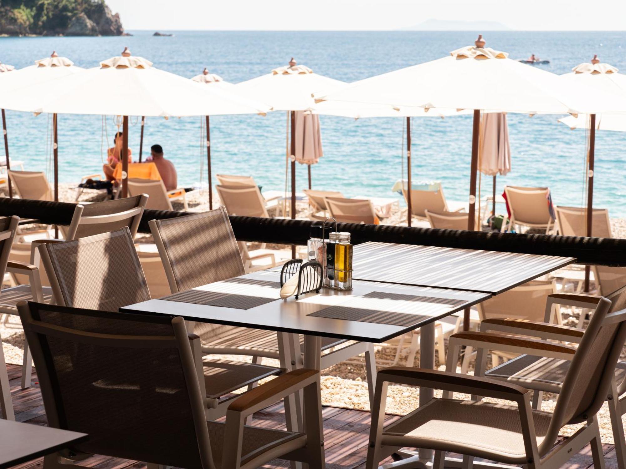 Nia Boutique Hotel By Rapo'S Resort Himarë Dış mekan fotoğraf