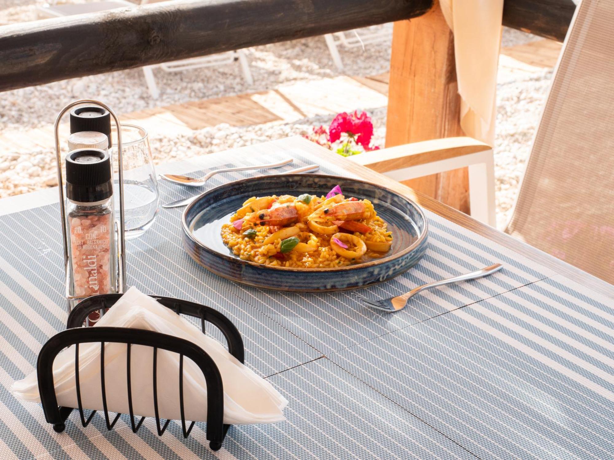 Nia Boutique Hotel By Rapo'S Resort Himarë Dış mekan fotoğraf